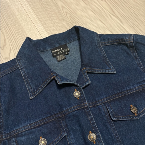 Women’s Jean Jacket with Embroidery Size Medium - Picture 4 of 6